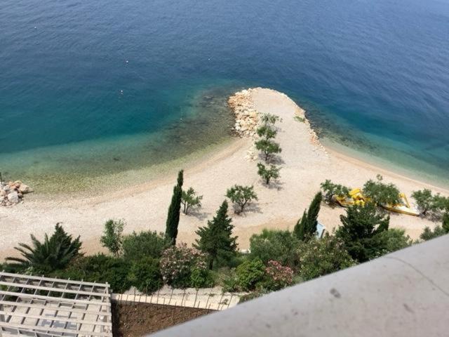 Apartments Lozina On The Beach โอมิช ภายนอก รูปภาพ