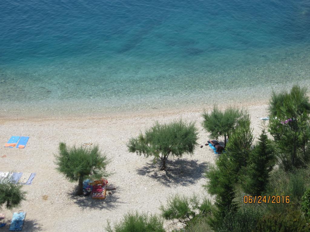 Apartments Lozina On The Beach โอมิช ภายนอก รูปภาพ